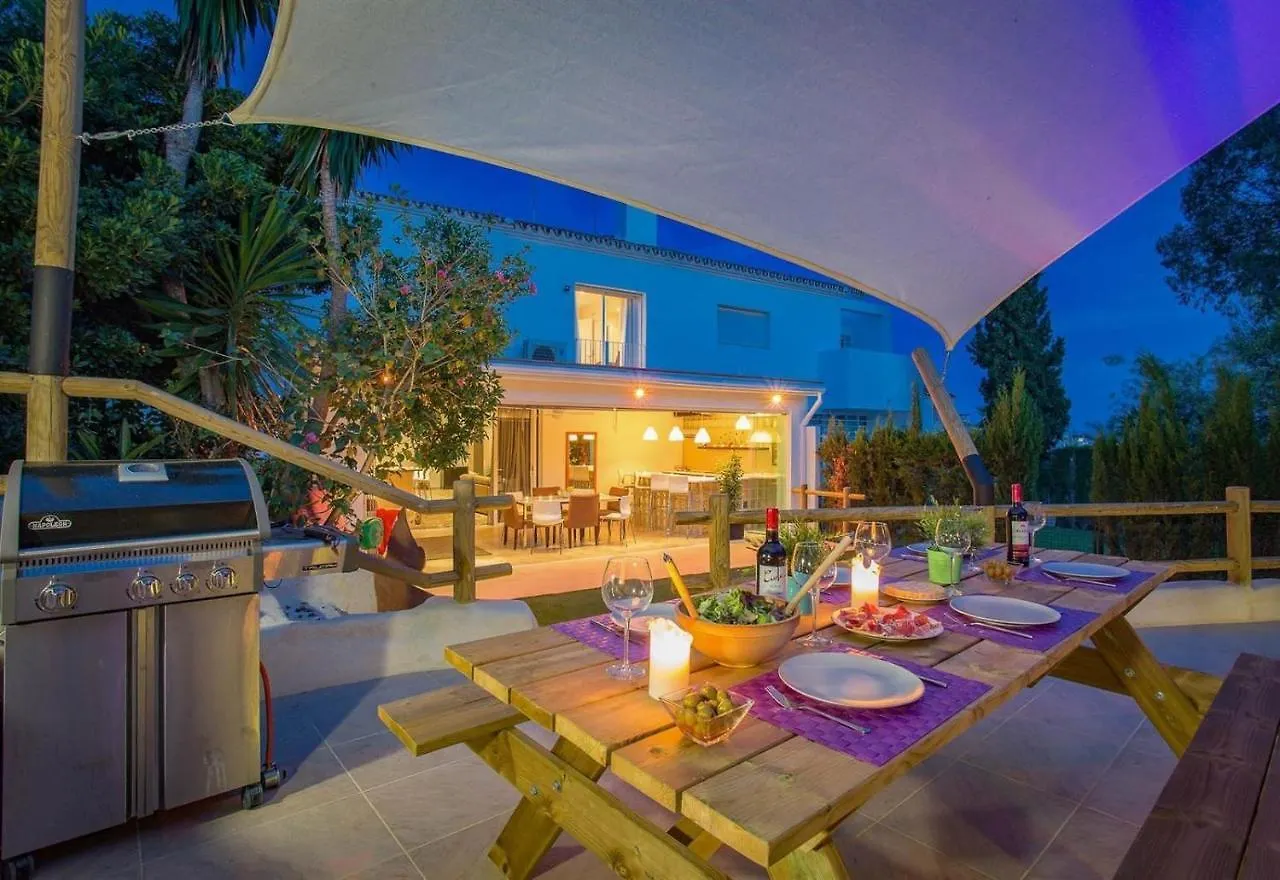 Casa Eucalyptus Family Home Estepona